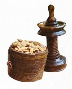 Traditional Art & Crafts - Parayum Vilakkum